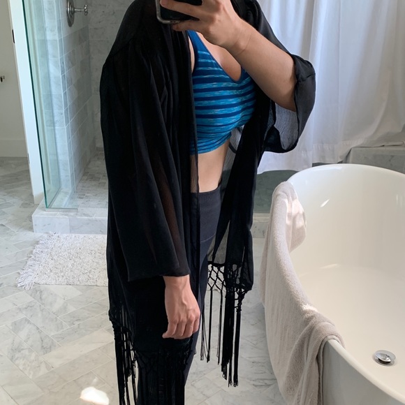 Black Kimono - Picture 4 of 6